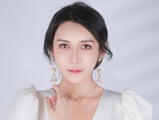 抖音晨曦姐姐是男的吗(抖音里面的晨曦姐姐是男是女)