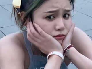 美女网红直播喝农药去世(网红直播喝农药离世原视频)