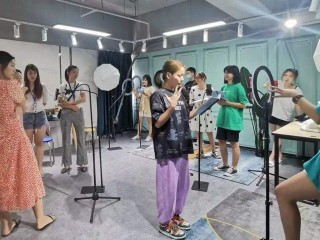 主播培训在哪里找(主播培训在哪里找课程)