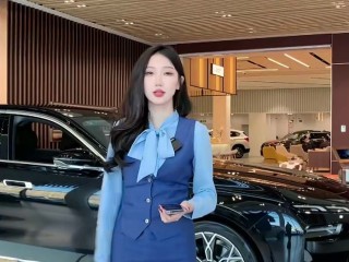 女主播直播卖车时疑涉黄完整视频,女主播直播卖车时疑涉黄