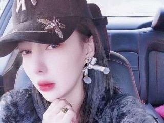 郭美美怎么成的网红,郭美美是明星还是网红
