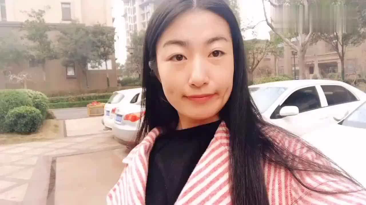 网红照片丑女(网红丑照片女生搞笑)