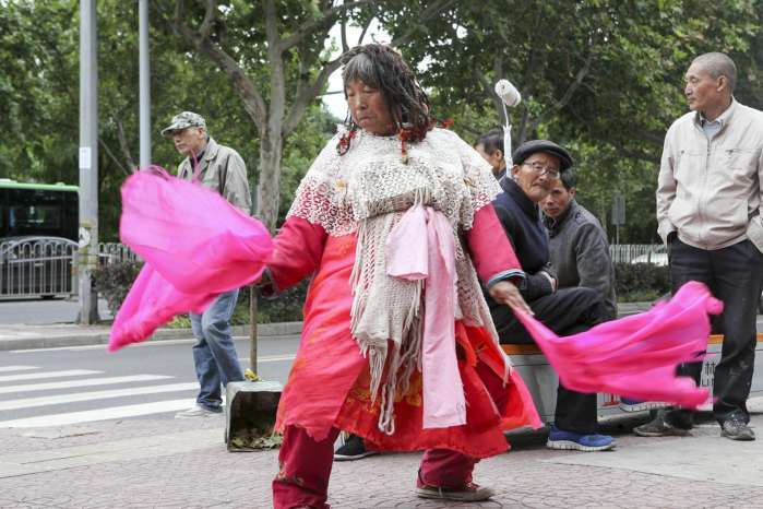 六旬大妈打赏主播视频,六旬大妈打赏主播