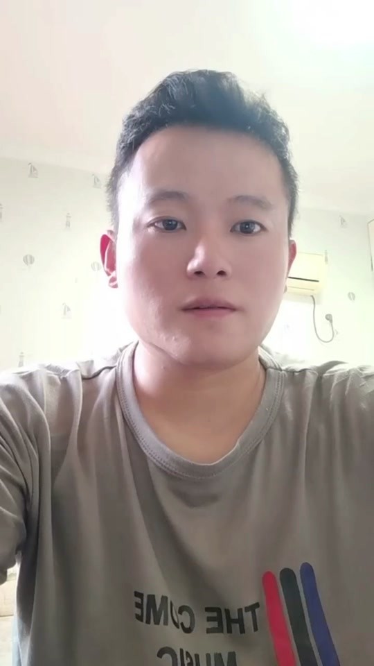 抖音晨曦姐姐是变性人吗,抖音晨曦姐姐是男的吗?