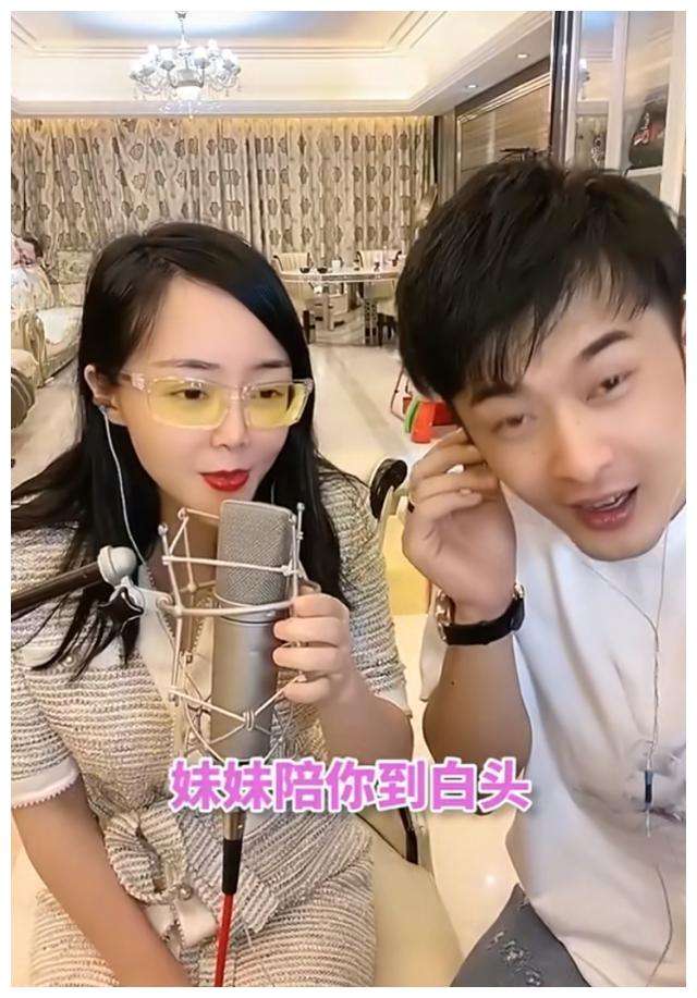 网红辛巴老婆简介(网红辛巴老婆简介照片)